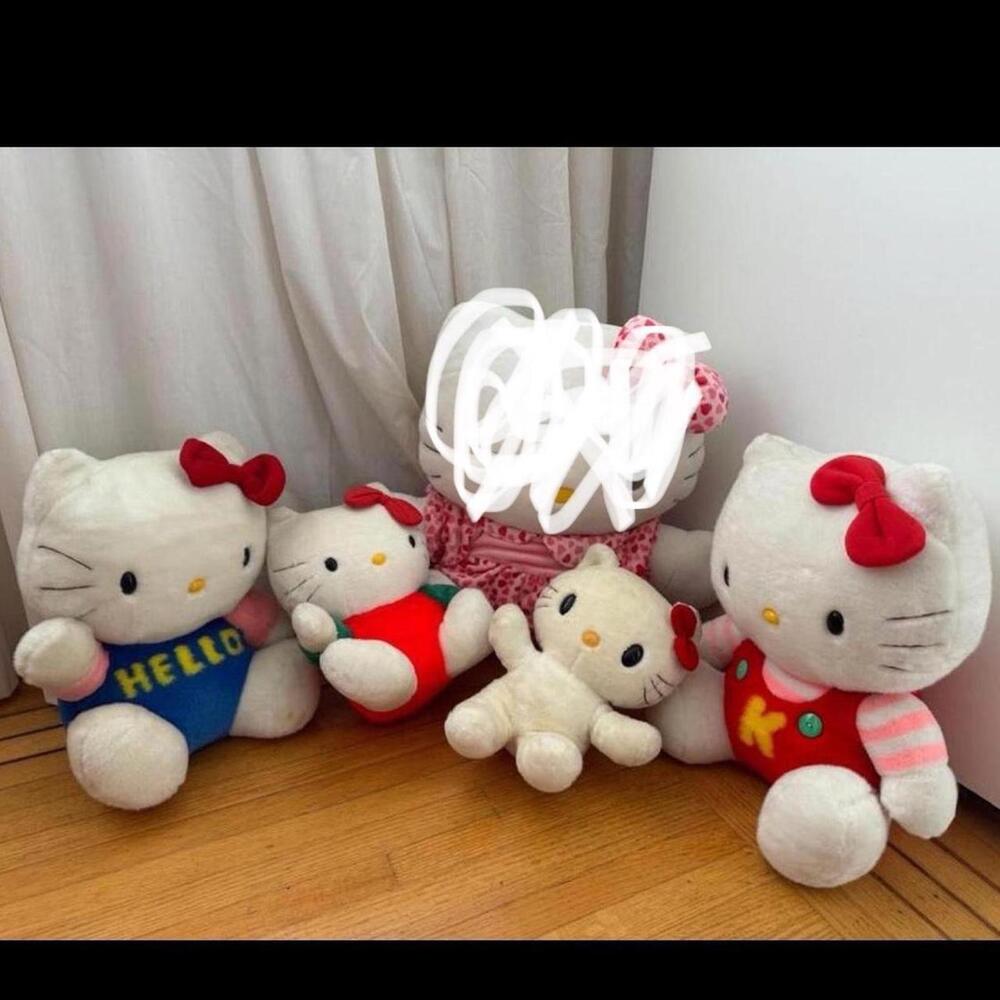 4 retro vintage Hello Kitty dolls plush stuffed toys from 1990s Sanrio Japan 90s